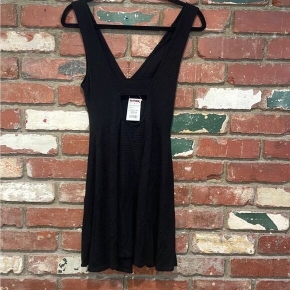 Urban Outfitters Silence & Noise Black Mini Dress - Picture 2 of 8